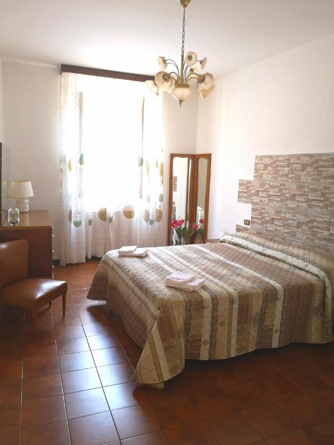 Casa Caterina 2 Storey House, With A Mountain View Toscolano Maderno Exterior photo
