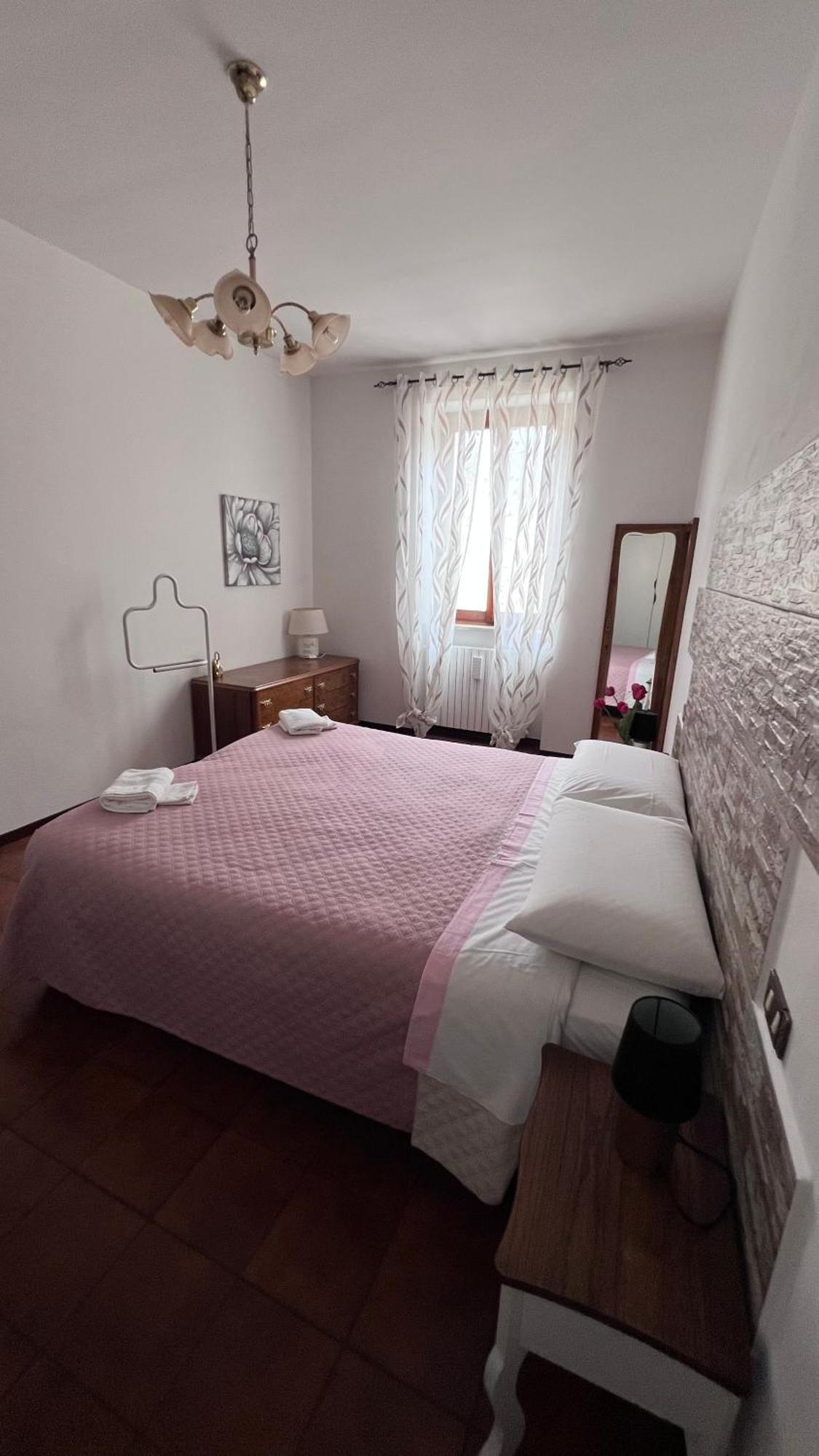 Casa Caterina 2 Storey House, With A Mountain View Toscolano Maderno Exterior photo